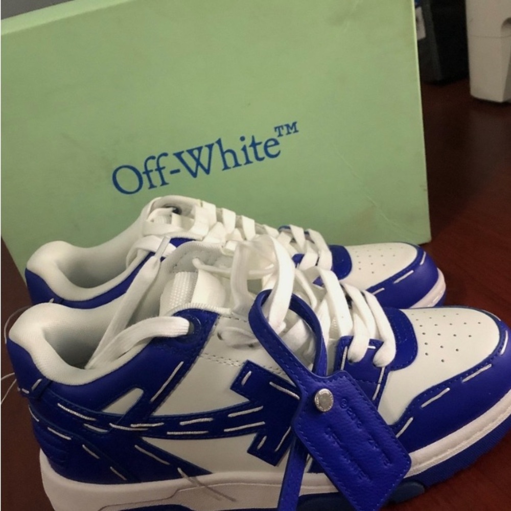 Off-White Sneakers in Blue and White with stitching